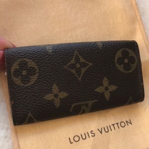 Louis Vuitton Accessories - Louis Vuitton Key Case Louis Vuitton Accessories - Louis Vuitton Key Case